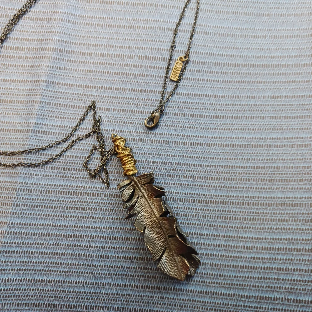 Feather Pendant Necklace - Picture 7 of 9